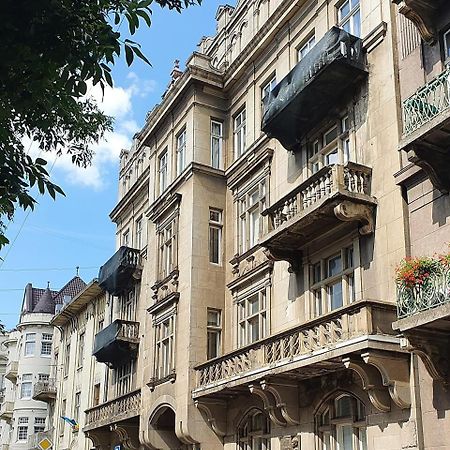 Mini-Hotel Under The Roof Lviv Exteriör bild