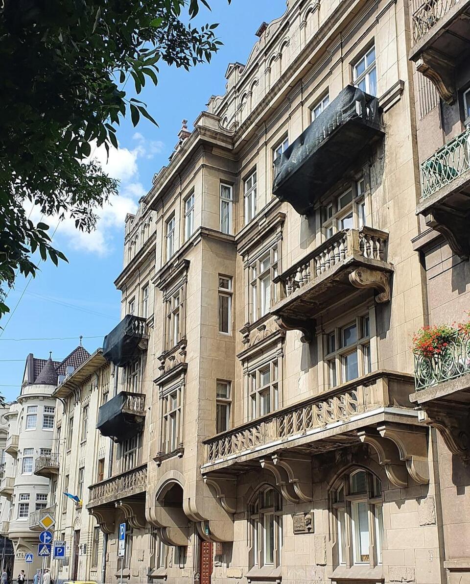 Mini-Hotel Under The Roof Lviv Exteriör bild