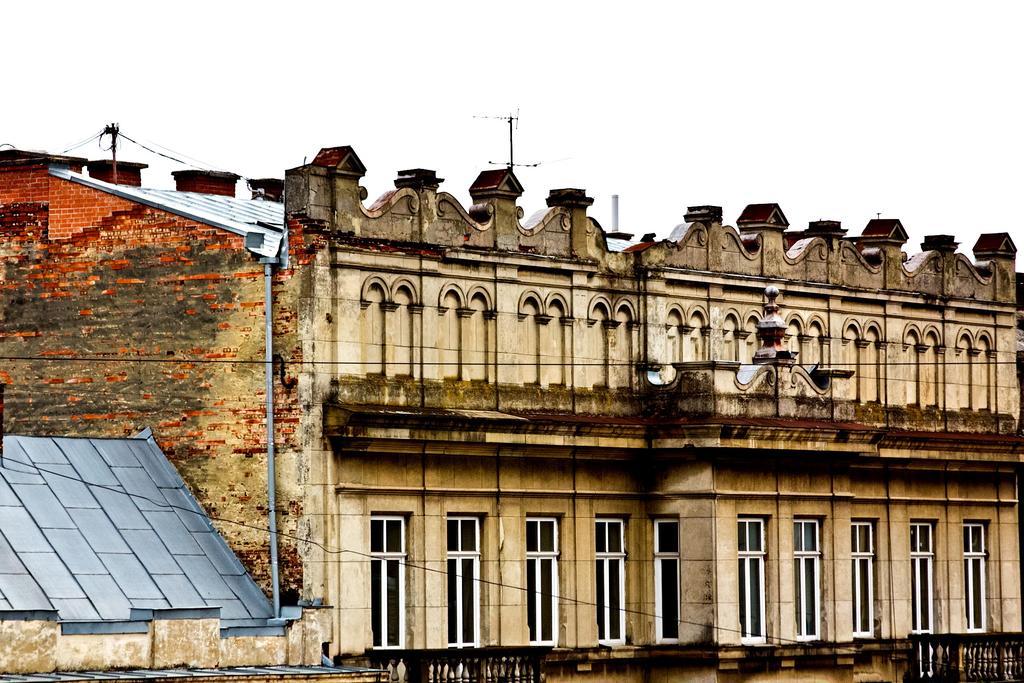 Mini-Hotel Under The Roof Lviv Exteriör bild